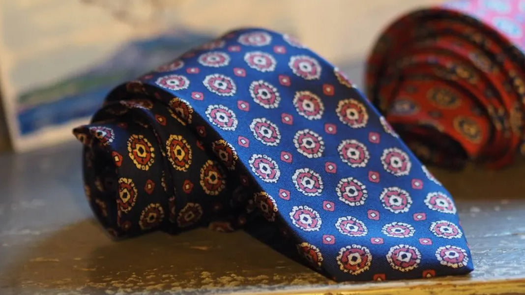 Camicia e Cravatta: i giusti abbinamenti del Gentleman Moderno.